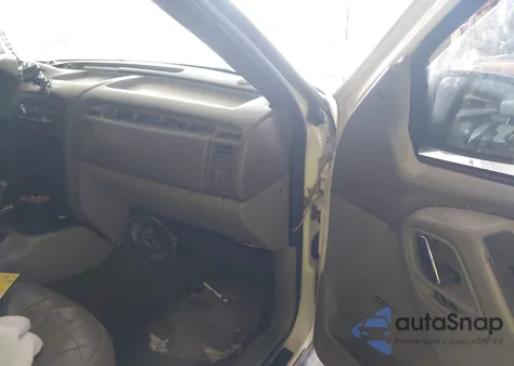 2000 Jeep Grand Cherokee Laredo z USA, uszkodzony, nr VIN 1J4G248S7YC363891